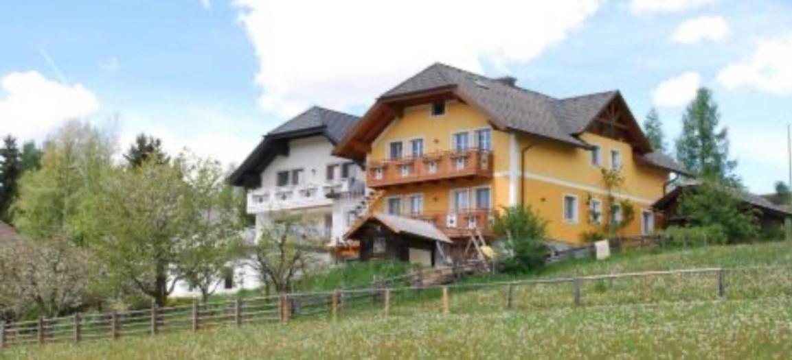 Апартаменти Haus Holzer Sankt Andra im Lungau Екстер'єр фото